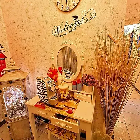 Shabby Chic Bed & Breakfast *
