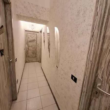 ベッド・アンド・ブレックファスト Shabby Chic Albavilla